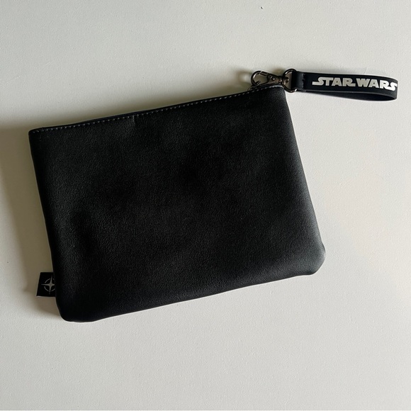 Star Wars x United Zip Up Amenity Bag - Picture 2 of 4